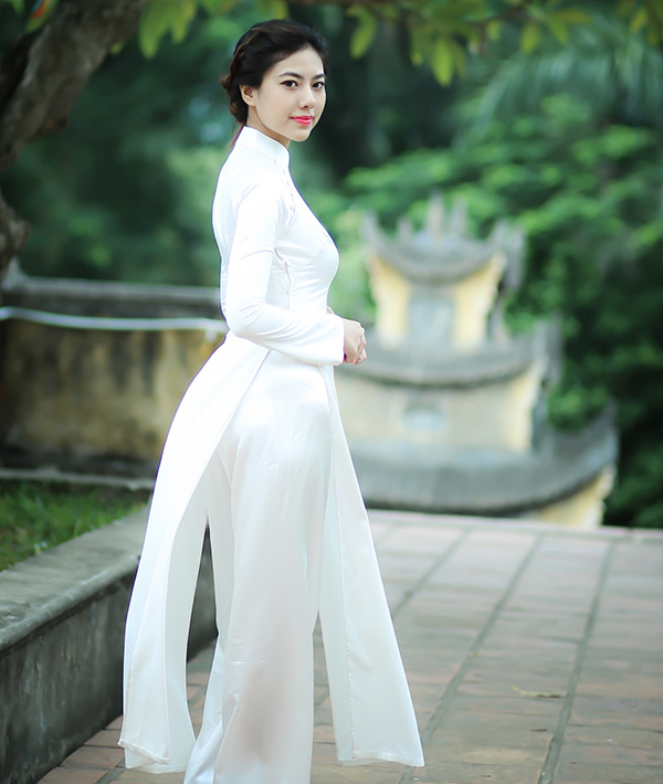 Một mẫu áo dài truyền thông
