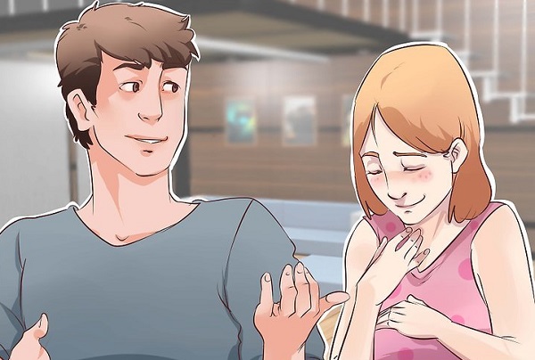 Khi nói chuyện luôn mỉm cười
