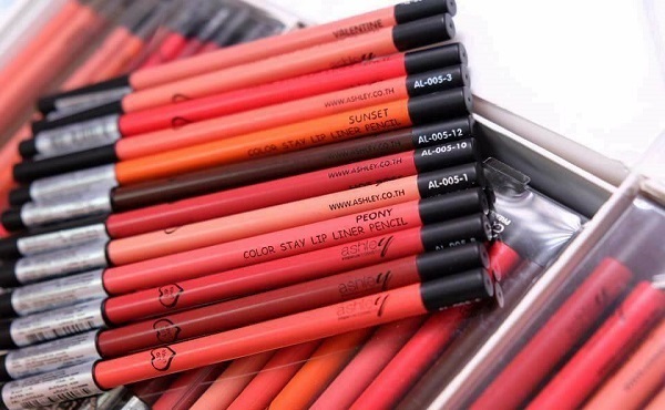 Son chì kẻ môi ( Lip contour/Lip liner )