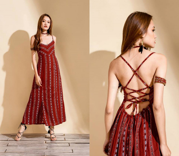 Phối đồ theo phong cách vintage với đầm dài hai dây