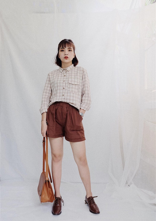 Phối đồ theo phong cách vintage với quần đùi chun