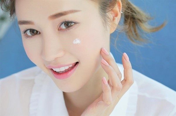 Lựa chọn kem chống nắng cho da dầu nhạy cảm