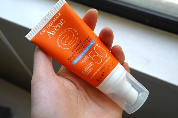 Kem chống nắng Avene Very High Protection Emulsion SPF50+