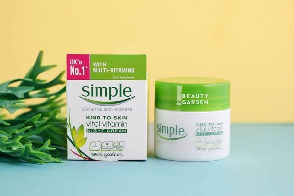 Kem dưỡng ẩm Simple cho da nhạy cảm