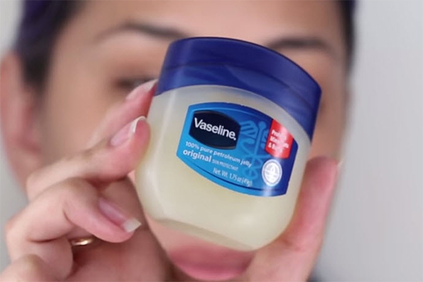 Tác hại của kem dưỡng da Vaseline là gì?