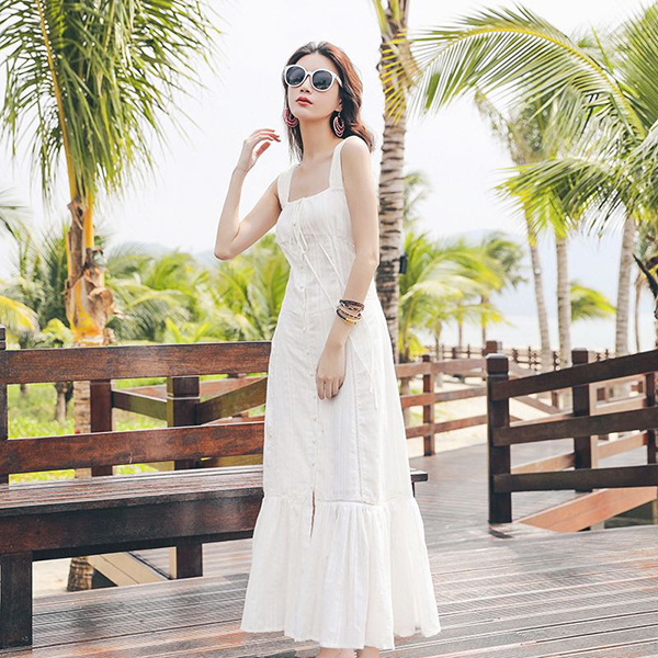 Đầm maxi đi biển màu trắng 2 dây to bản