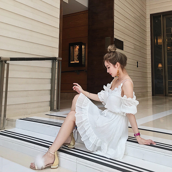 Đầm maxi đi biển màu trắng kiểu hai dây