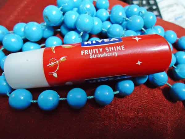 Son Nivea Fruity Shine Strawberry dưỡng ẩm tốtMọi thông tin xin liên hệ: 0984.570.988