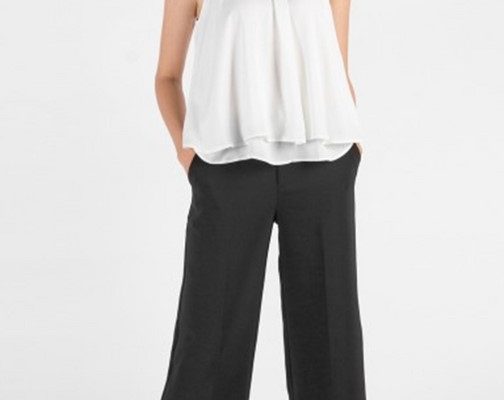 Quần culottes và áo sát nách