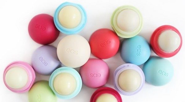 Son trứng dưỡng môi EOS Lip Balm
