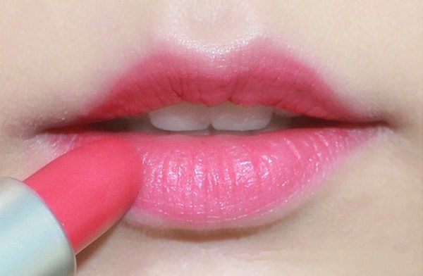 Son màu hồng hợp với ai