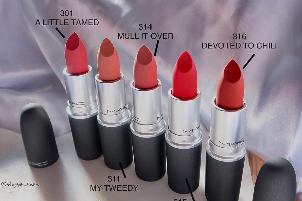 MAC Powder Kiss màu Devoted to Chili