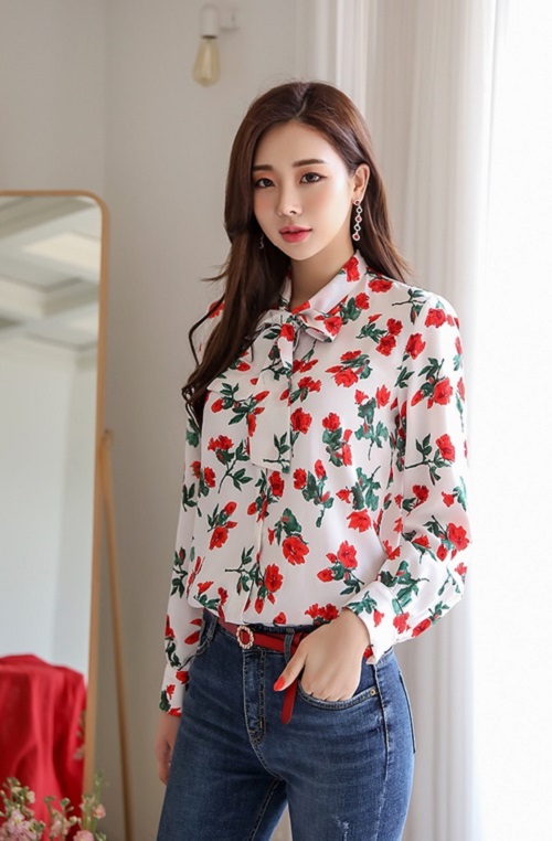 Áo có họa tiết nổi bật